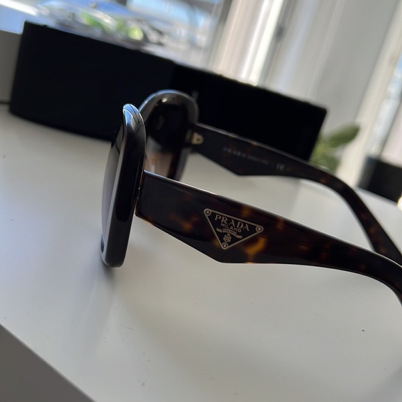 Prada sunglasses. - Picture 2 of 4